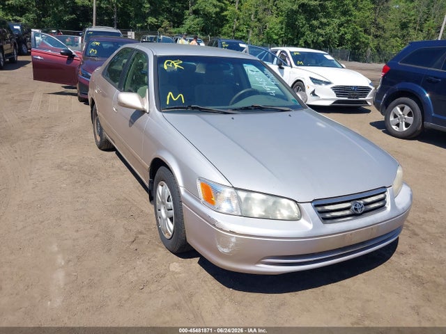 2001 Toyota CAMRY LE V6 照片 1