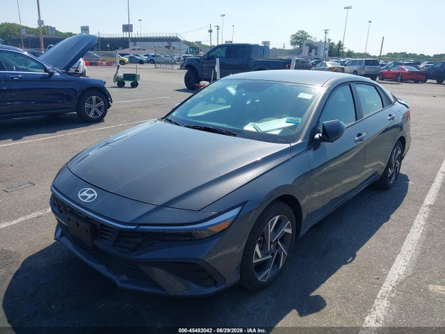 صورة 2 لـ 2025 Hyundai ELANTRA SEL SPORT