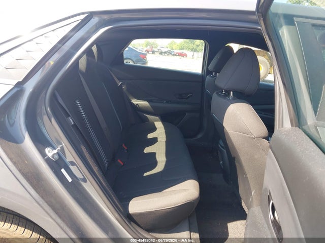 صورة 8 لـ 2025 Hyundai ELANTRA SEL SPORT
