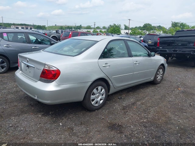 2005 Toyota CAMRY STD 照片 4