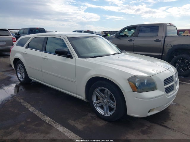 صورة 1 لـ 2005 Dodge MAGNUM SE