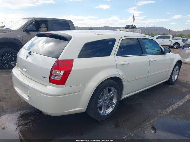 صورة 4 لـ 2005 Dodge MAGNUM SE