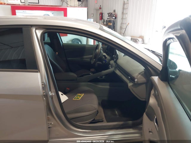صورة 5 لـ 2021 Hyundai ELANTRA SE