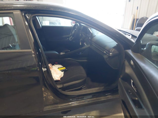 صورة 5 لـ 2023 Hyundai ELANTRA SE