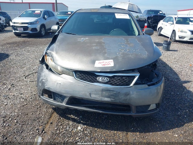 صورة 6 لـ 2011 KIA FORTE EX