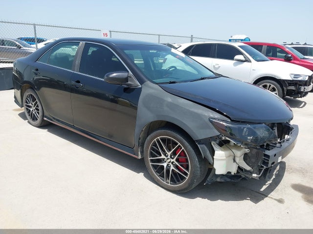 2014 TOYOTA CAMRY SE