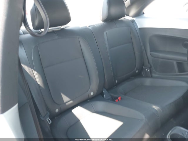 2012 Volkswagen BEETLE 2.5L 照片 8