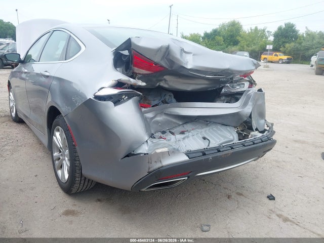 صورة 6 لـ 2015 Chrysler 200 LIMITED