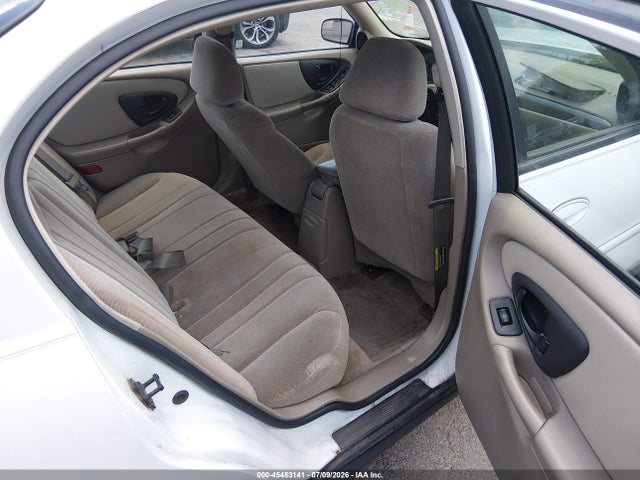 2004 Chevrolet CLASSIC — миниатюра 8