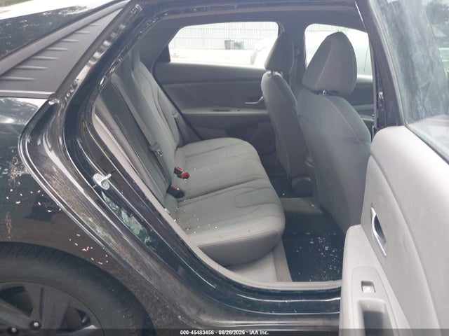 صورة 8 لـ 2021 Hyundai ELANTRA SEL