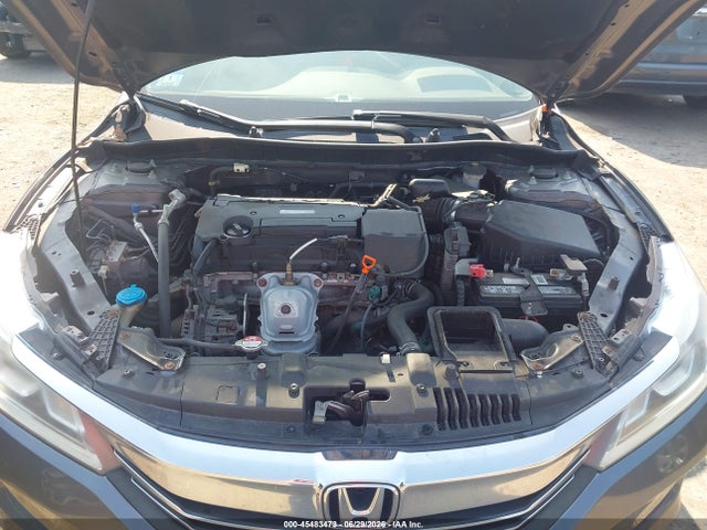 2017 Honda ACCORD LX — фото 10