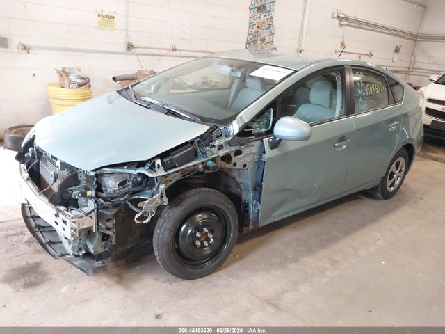 صورة 2 لـ 2015 Toyota PRIUS THREE