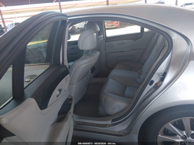 صورة 8 لـ 2011 Lexus LS 460