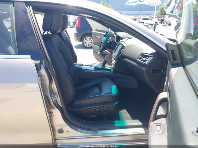 صورة 5 لـ 2016 Maserati GHIBLI