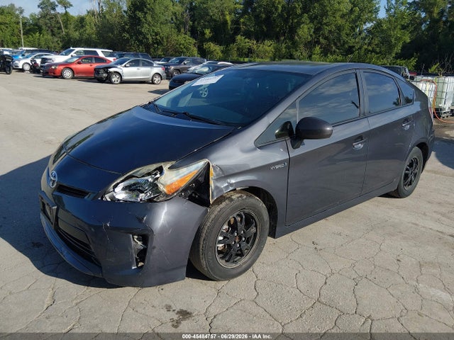 صورة 2 لـ 2014 Toyota PRIUS TWO