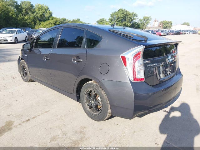 صورة 3 لـ 2014 Toyota PRIUS TWO