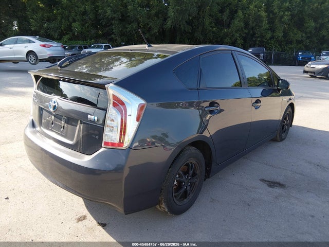 صورة 4 لـ 2014 Toyota PRIUS TWO