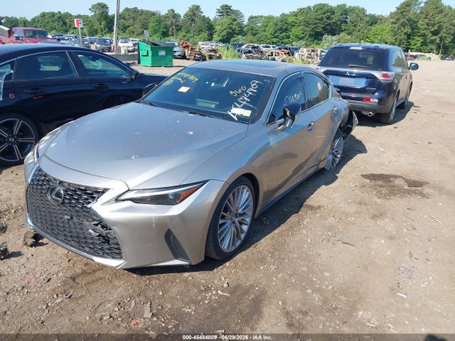 صورة 2 لـ 2022 Lexus IS 300