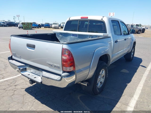 صورة مصغرة 4 لـ 2006 Toyota TACOMA PRERUNNER V6
