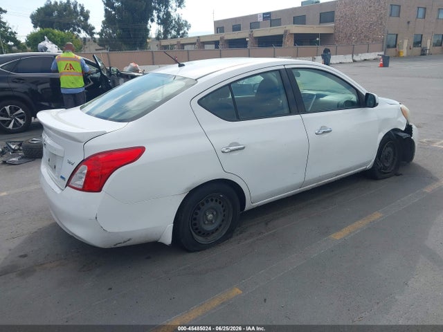 2014 Nissan VERSA 1.6 SV — фото 4