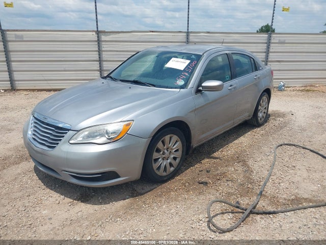 2014 Chrysler 200 LX 照片 2