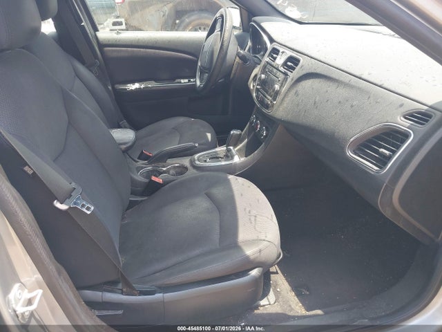 2014 Chrysler 200 LX 照片 5