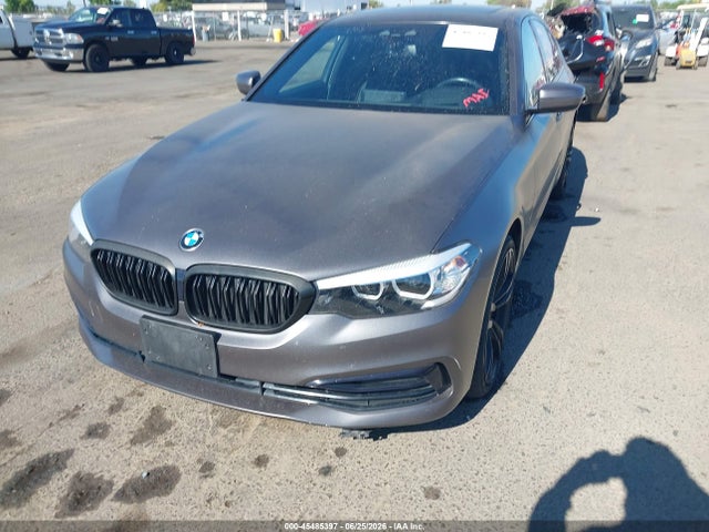2020 BMW 530I 照片 2