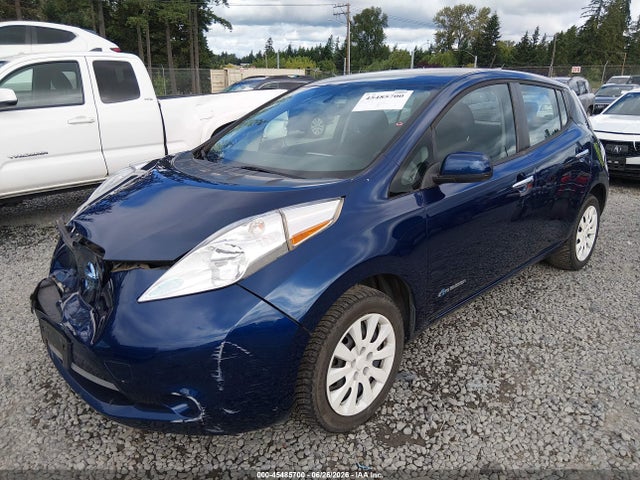 2016 Nissan LEAF S — фото 2