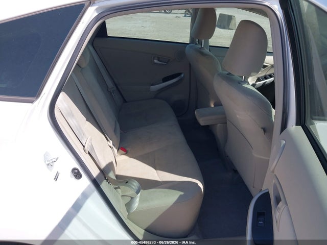 صورة 8 لـ 2010 Toyota PRIUS III