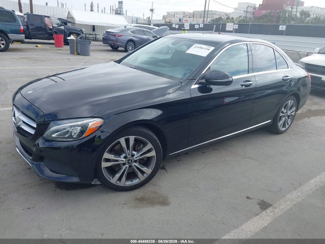 صورة 2 لـ 2017 Mercedes-BENZ C 300