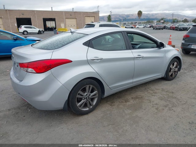 صورة 4 لـ 2013 Hyundai ELANTRA GLS