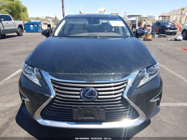 صورة 12 لـ 2016 Lexus ES 300H