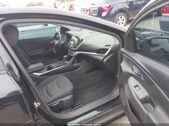 2017 Chevrolet VOLT LT photo 5