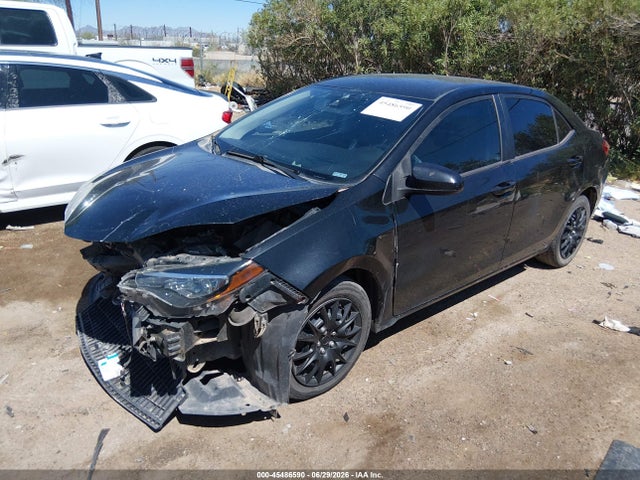 2018 Toyota COROLLA LE photo 2