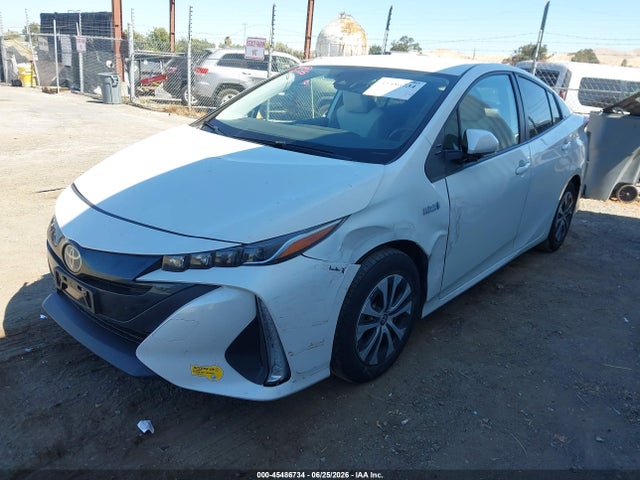 2022 Toyota PRIUS PRIME XLE photo 2