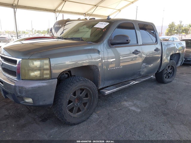 2011 Chevrolet SILVERADO 1500 LT 照片 2