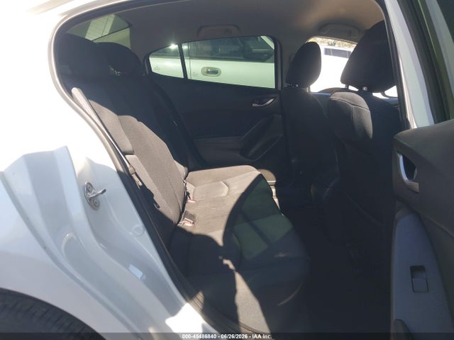 صورة 8 لـ 2015 Mazda MAZDA3 I SPORT