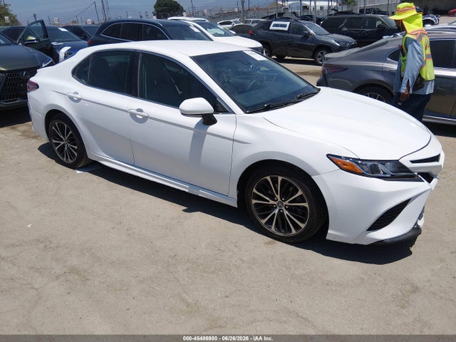 2018 TOYOTA CAMRY SE