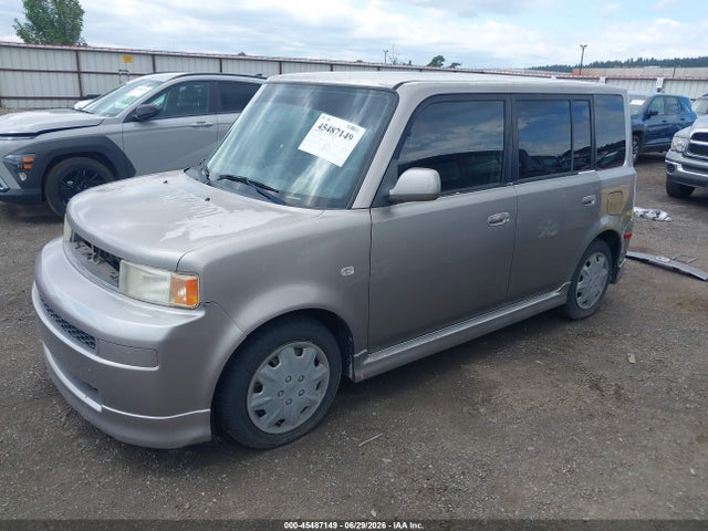 2005 Toyota SCION XB photo 2