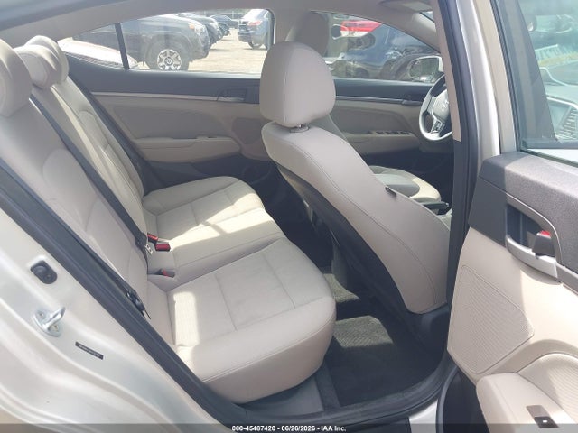 صورة 8 لـ 2017 Hyundai ELANTRA SE