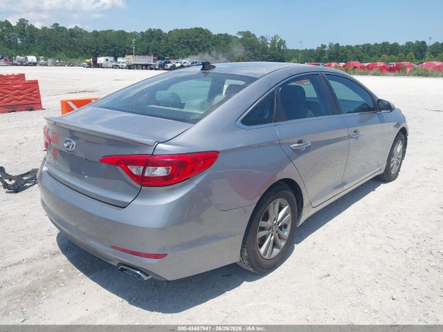 2015 Hyundai SONATA SE — фото 4