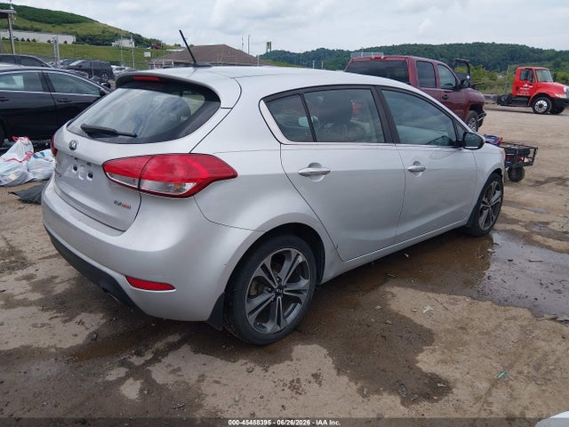 صورة 4 لـ 2016 KIA FORTE EX