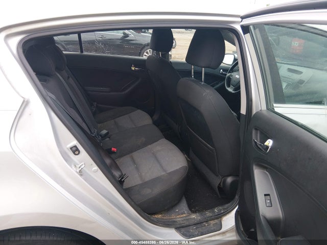 صورة 8 لـ 2016 KIA FORTE EX