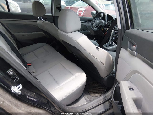 صورة 8 لـ 2018 Hyundai ELANTRA SEL