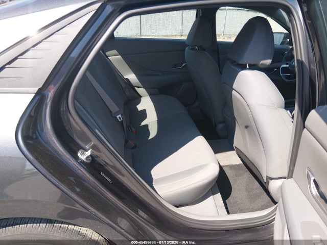 2021 Hyundai ELANTRA SE 照片 8