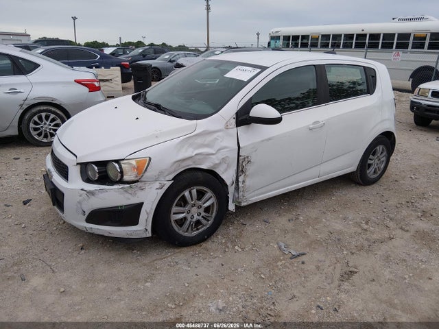 2015 Chevrolet SONIC LT AUTO 照片 2