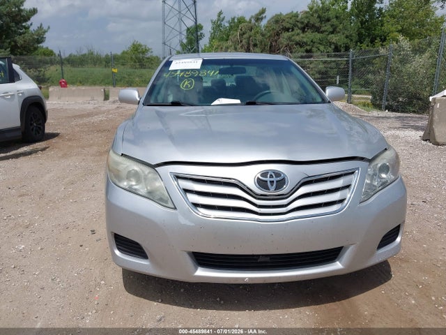 2010 Toyota CAMRY LE photo 6
