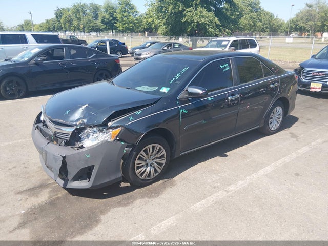 2014 Toyota CAMRY LE — фото 2