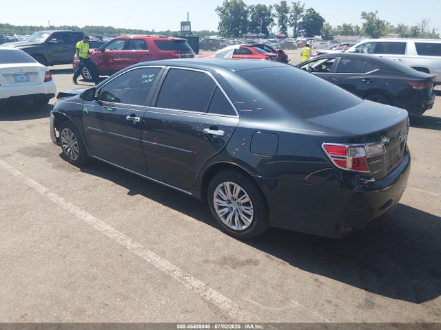 2014 Toyota CAMRY LE — фото 3