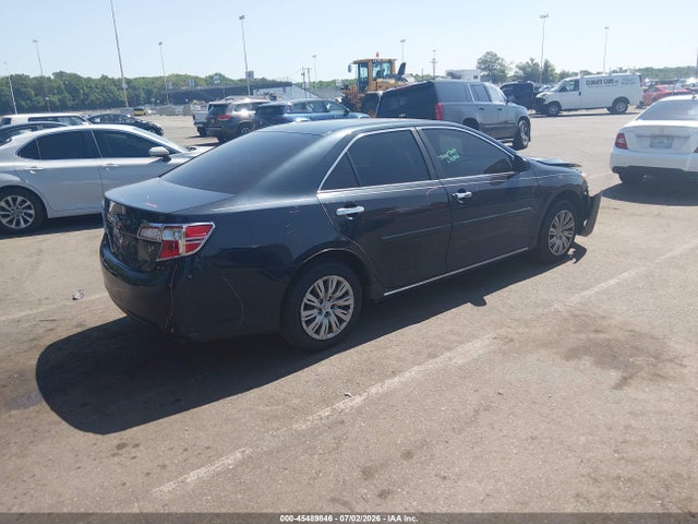 2014 Toyota CAMRY LE — фото 4